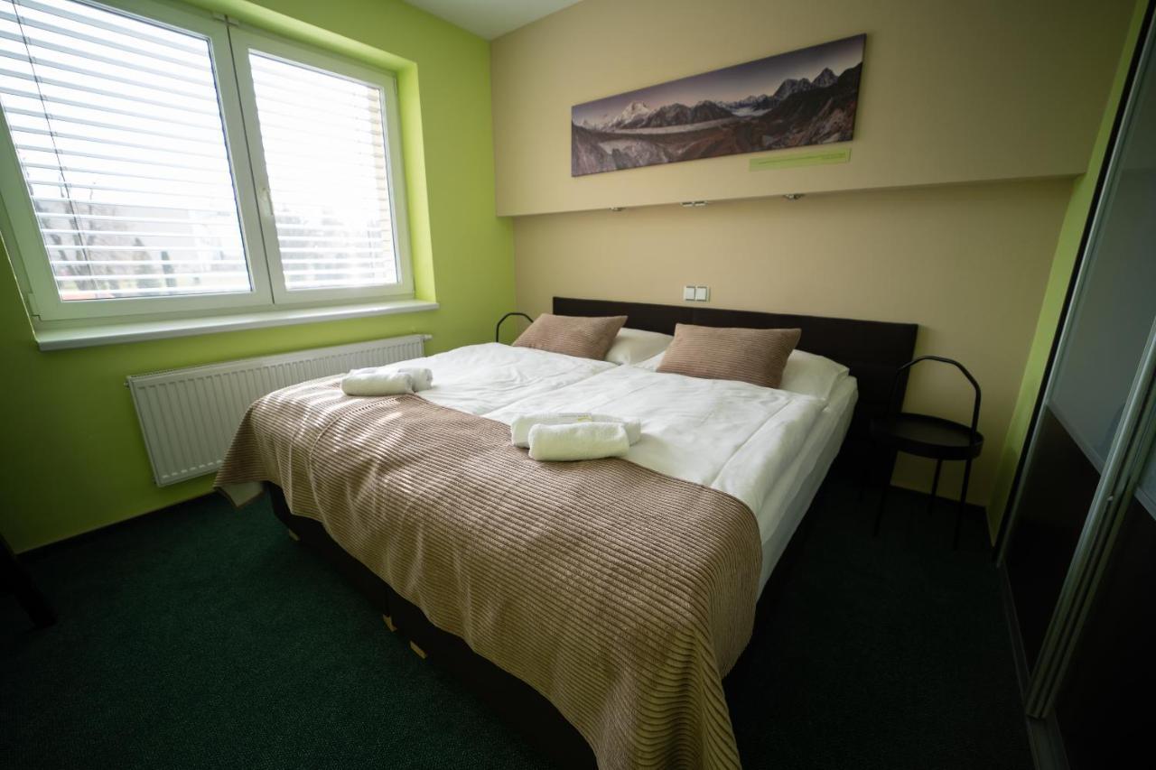 Garni Hotel Свитави Экстерьер фото