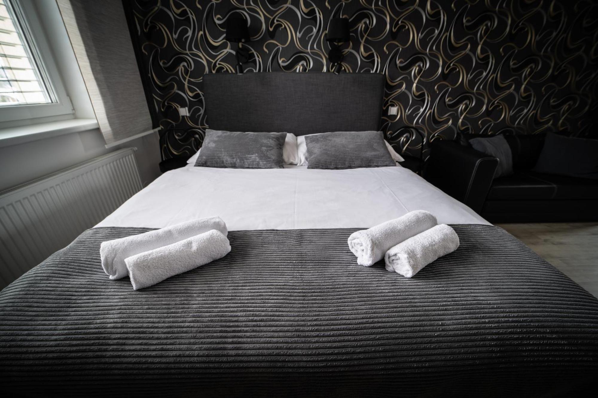 Garni Hotel Свитави Экстерьер фото